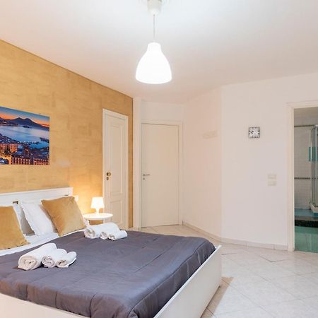 Napoli Centro, Dm Suites 外观 照片