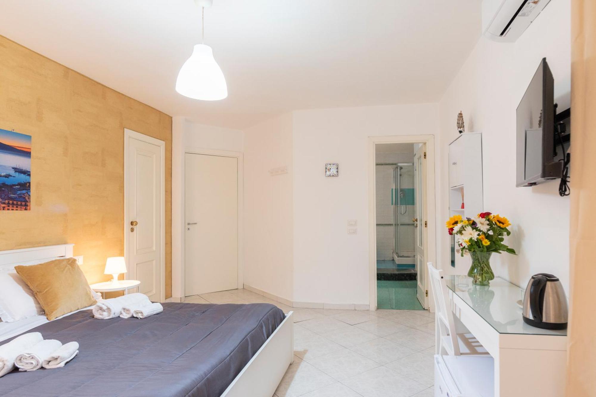 Napoli Centro, Dm Suites 外观 照片