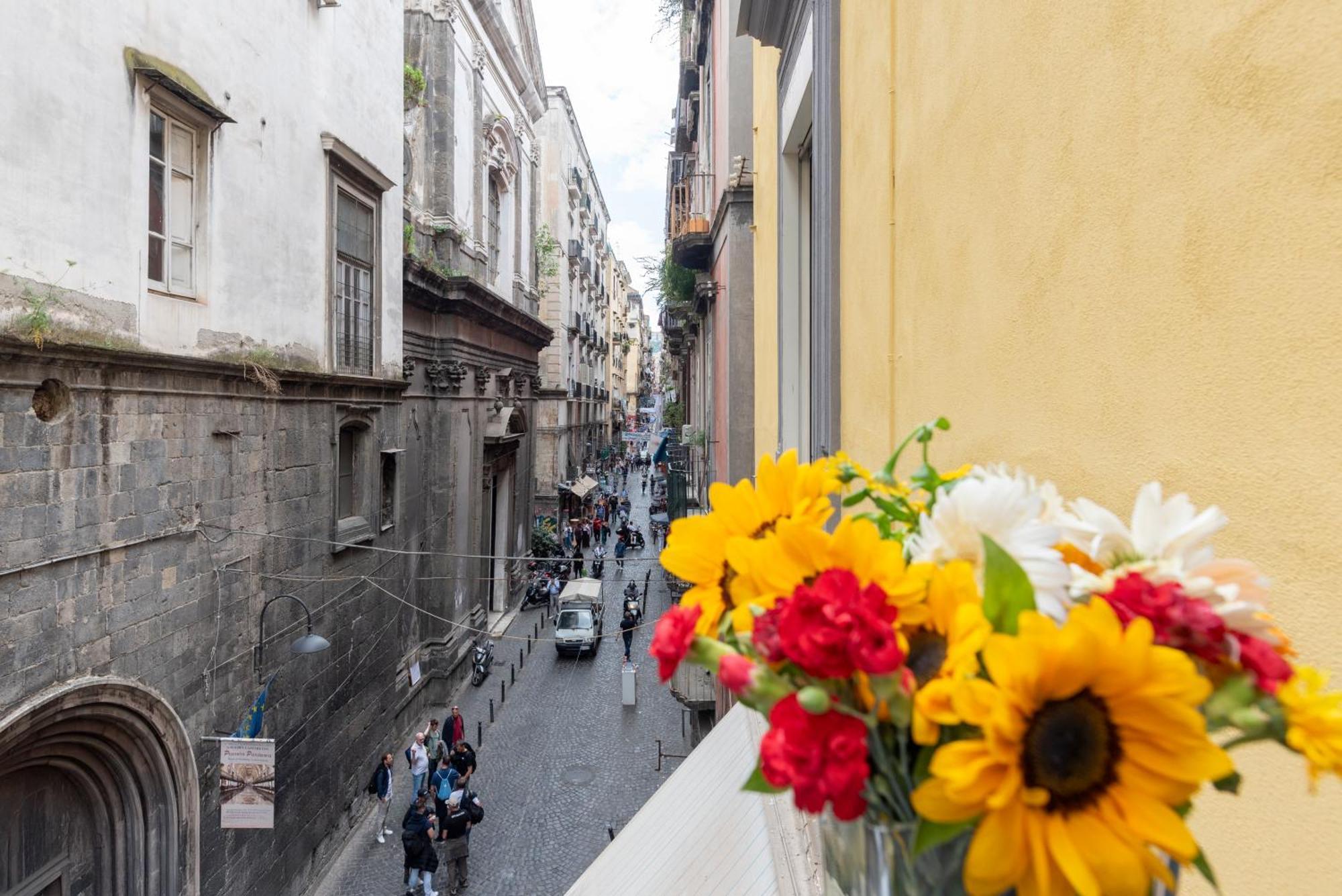 Napoli Centro, Dm Suites 外观 照片