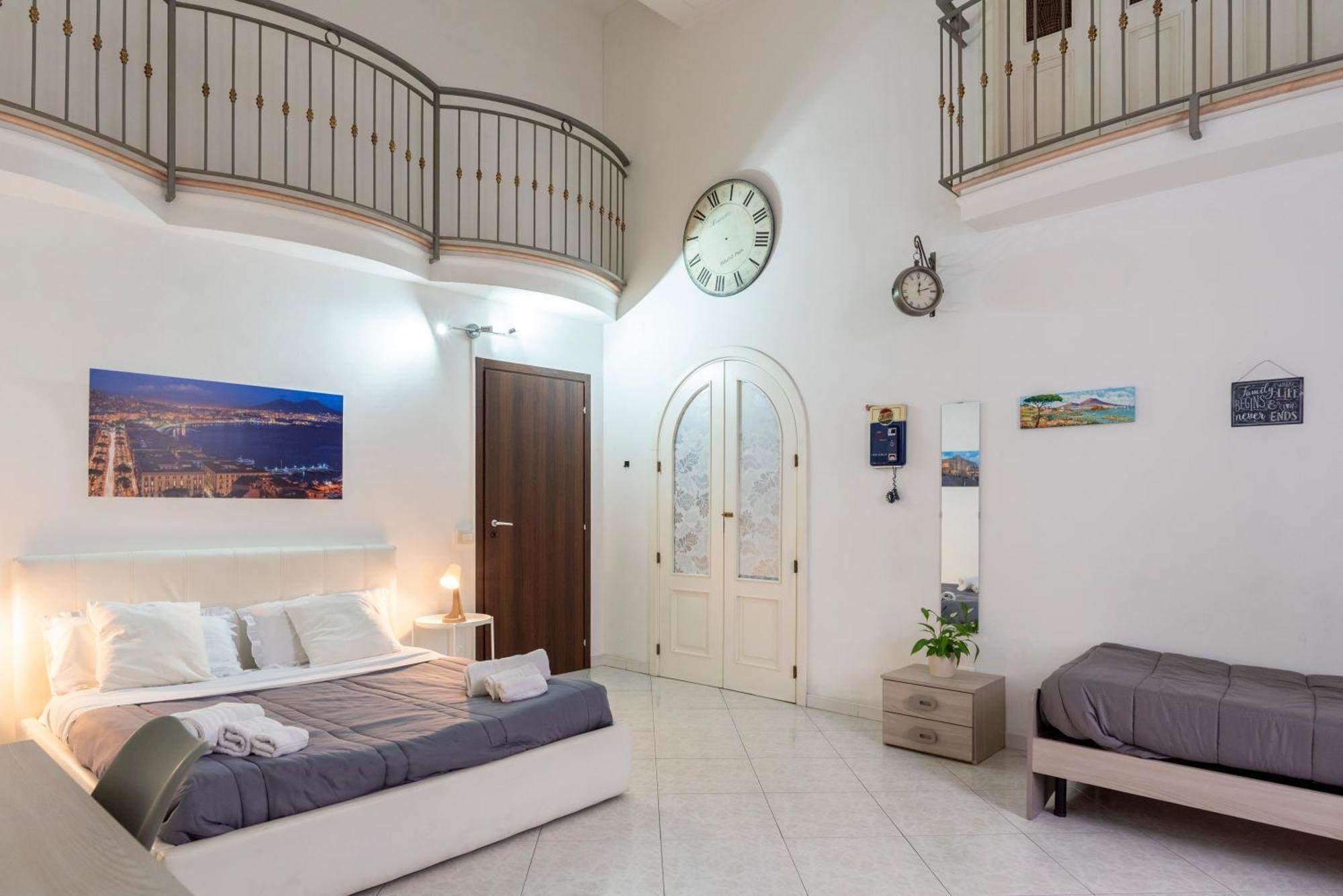 Napoli Centro, Dm Suites 外观 照片