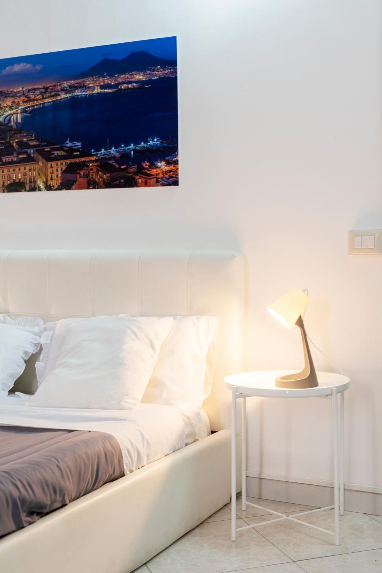 Napoli Centro, Dm Suites 外观 照片